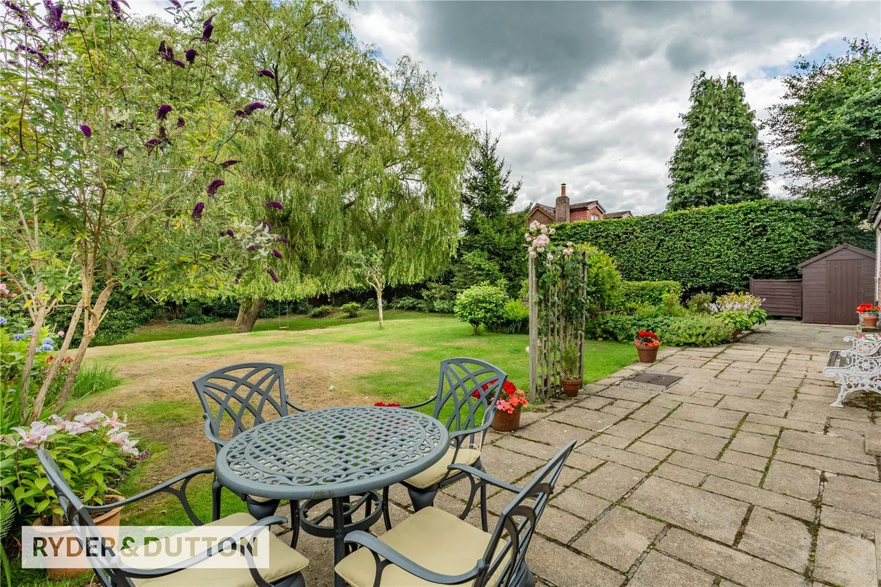 Marsden Close, Thornham, OL16, photo 2