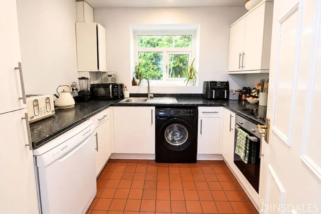 Hugill Street Thornton, Bradford BD13 3JW, photo 2