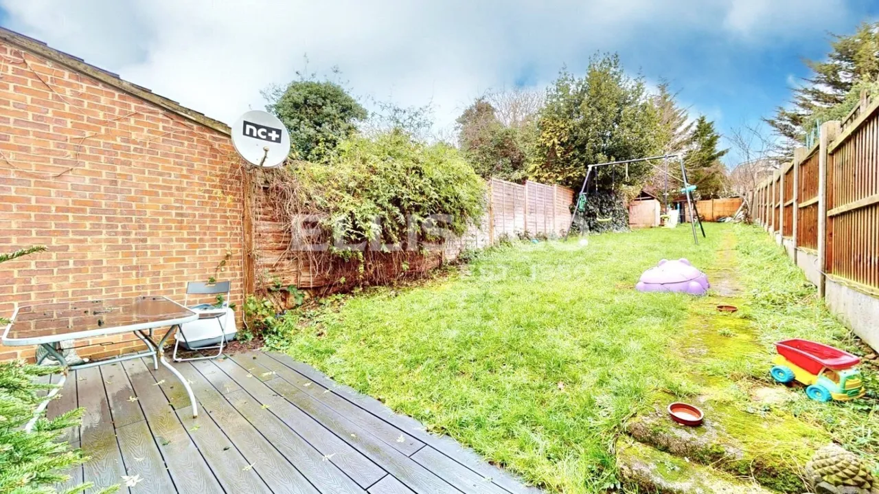 Rosewood Avenue, Greenford, UB6, photo 2