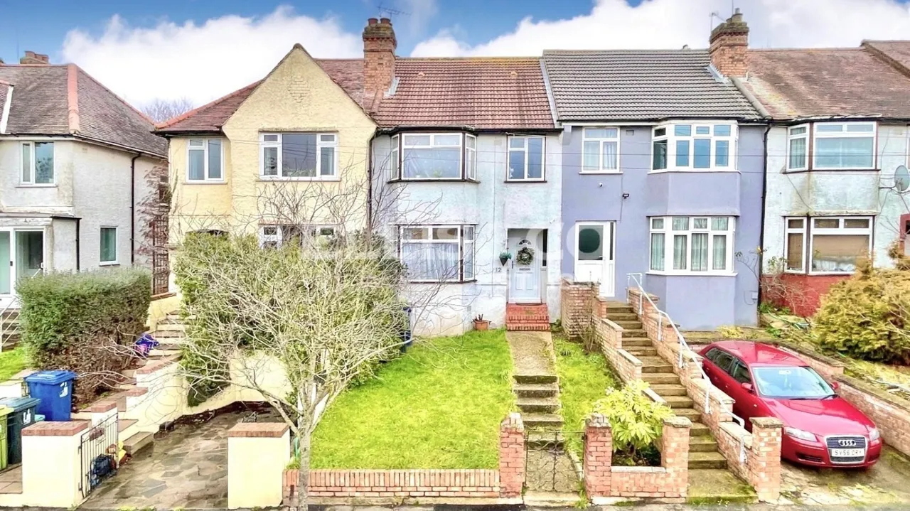 3 bed house for sale, Rosewood Avenue, Greenford, UB6