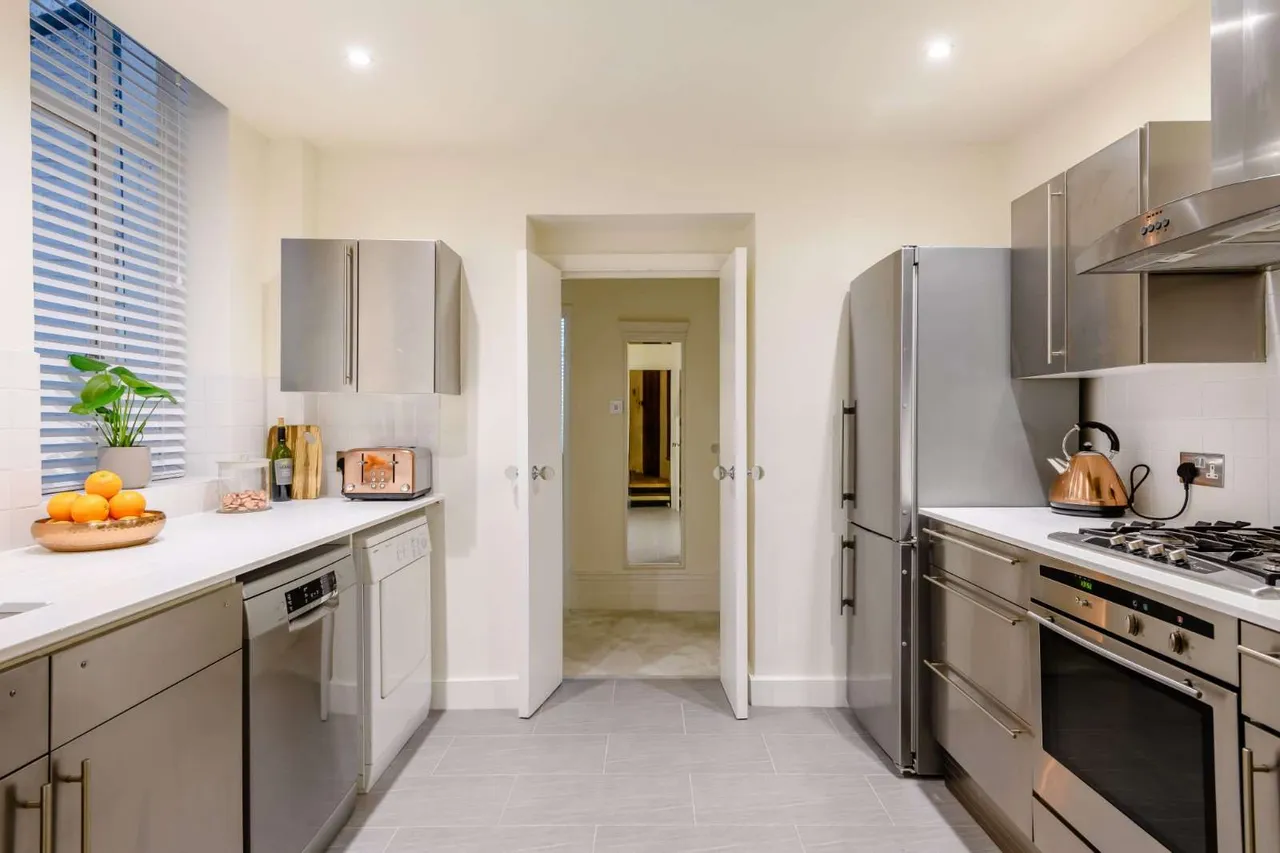 Linden Gardens, London, W2 4HJ, photo 5