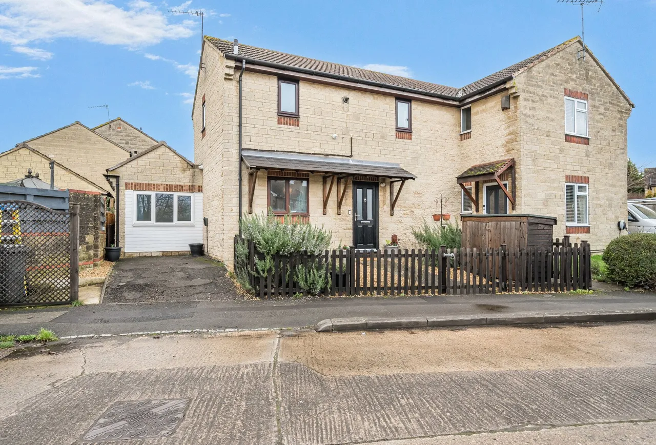5 bed house for sale — Osprey Drive, Stonehouse, GL10 2EJ