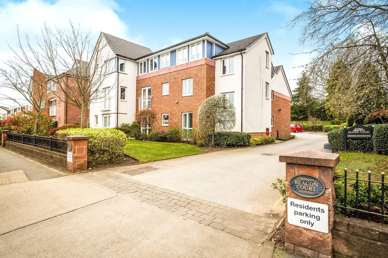 1 bed flat for sale, Telegraph Road, Heswall, CH60