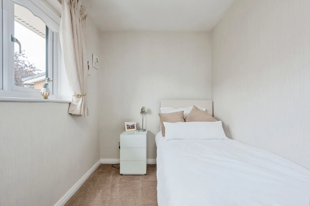 Glenville Close, Liverpool, L25, photo 21