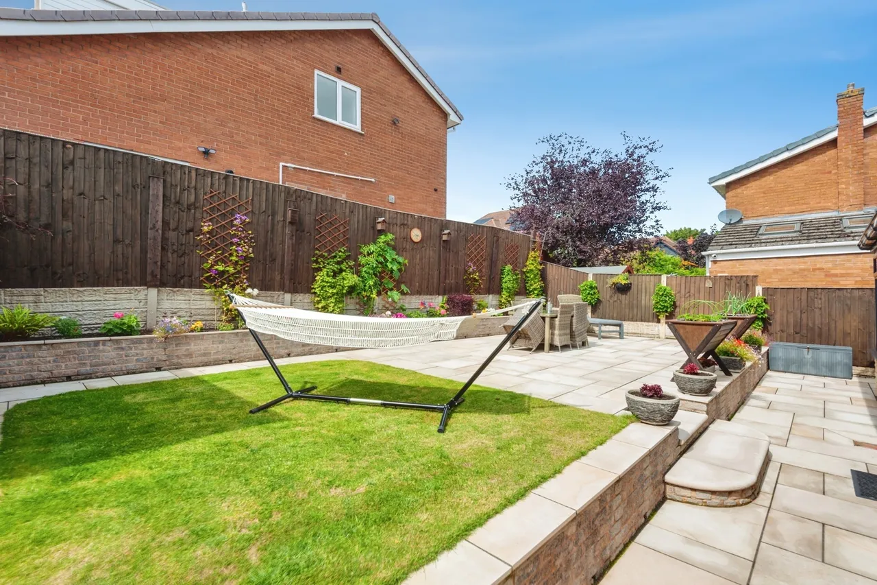 Glenville Close, Liverpool, L25, photo 27