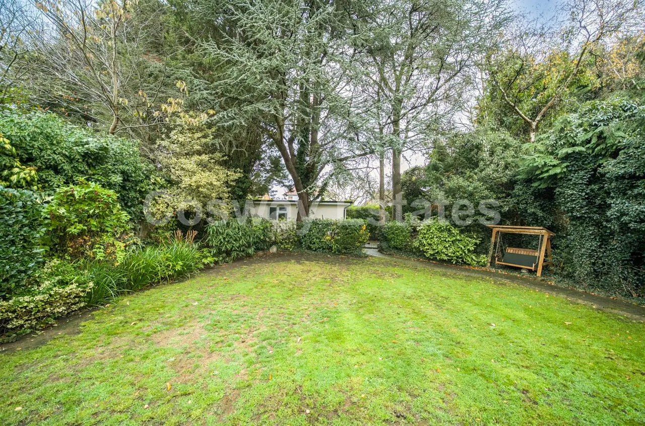 Hendon Wood Lane, Mill Hill, NW7, London, photo 17