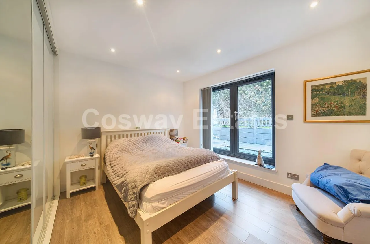 Hendon Wood Lane, Mill Hill, NW7, London, photo 10