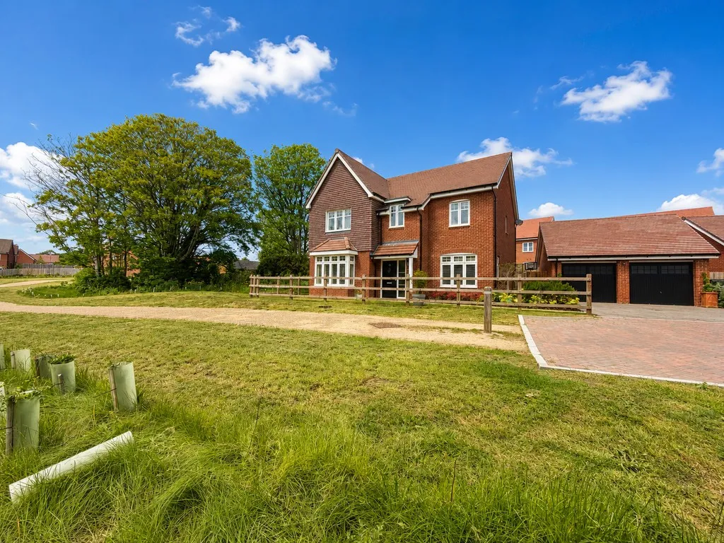 5 bed house for sale, Deepcut, Camberley