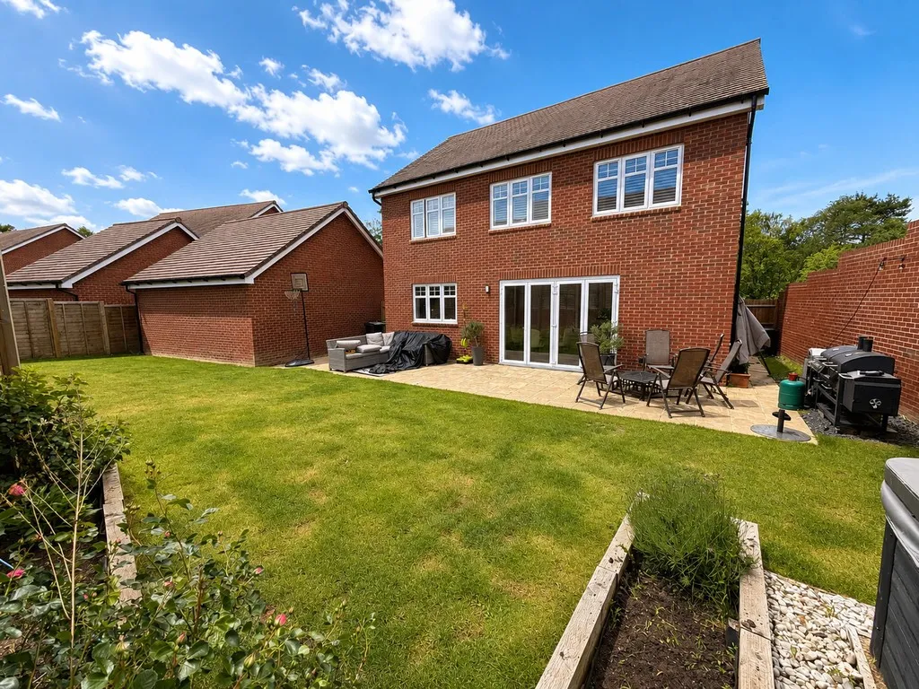 Deepcut, Camberley, photo 5