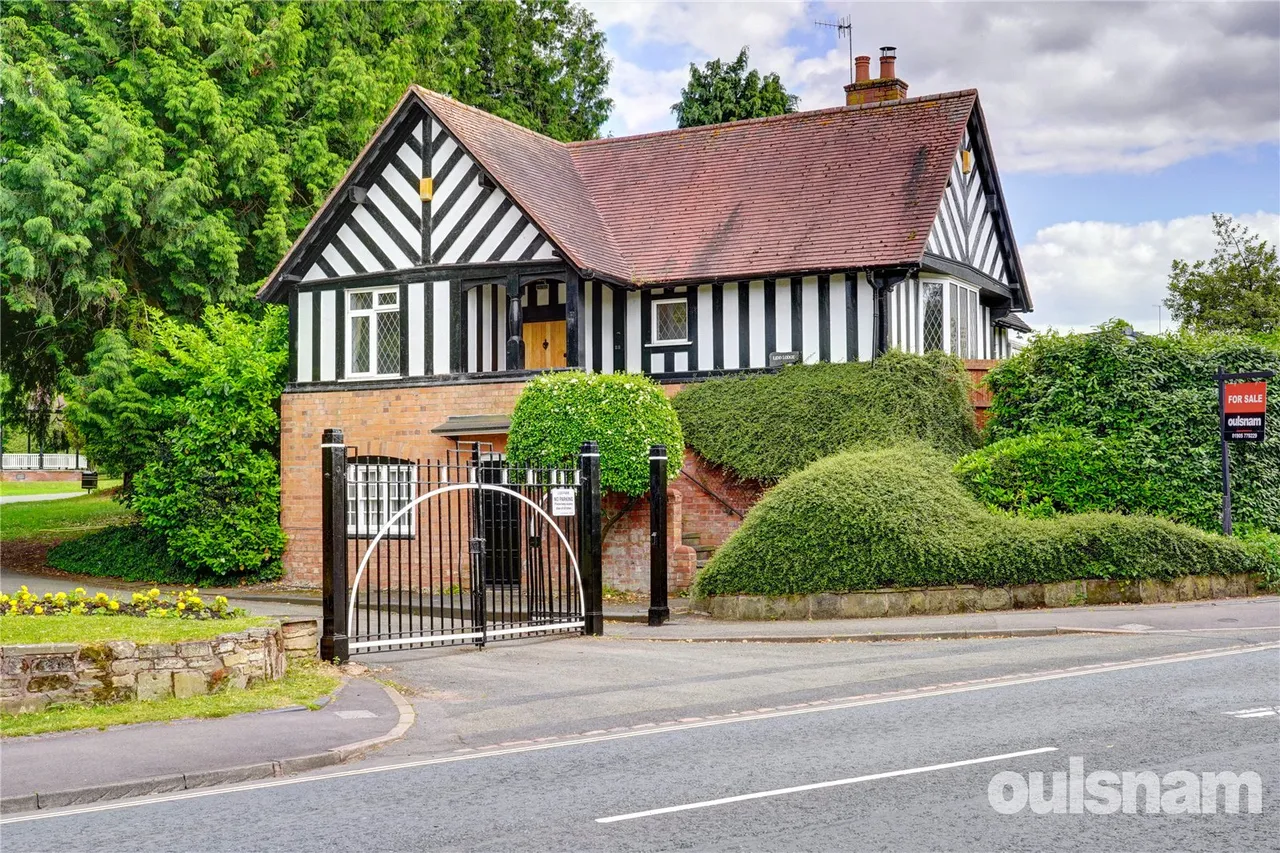 3 bed house for sale — Worcester Road, Droitwich, Worcestershire, WR9 8AA