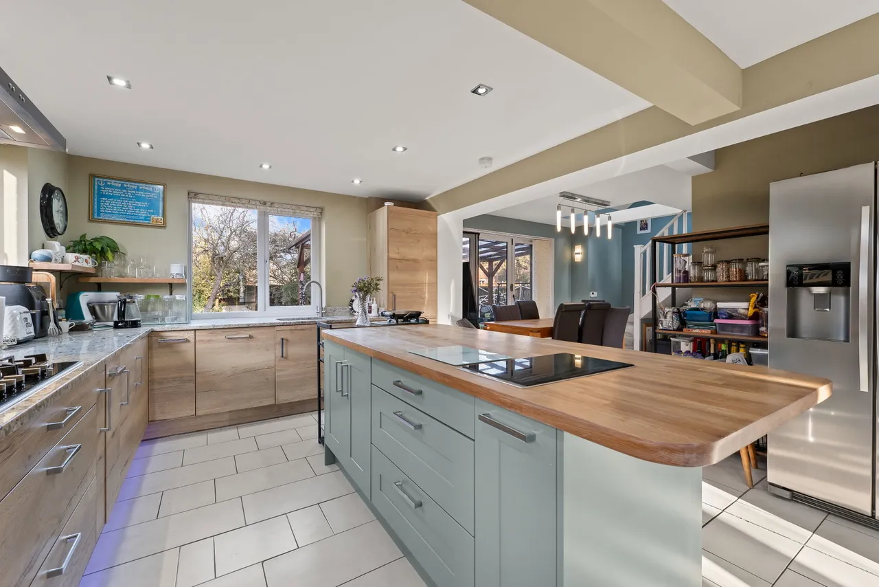 First Bungalow, Amen Corner, photo 8