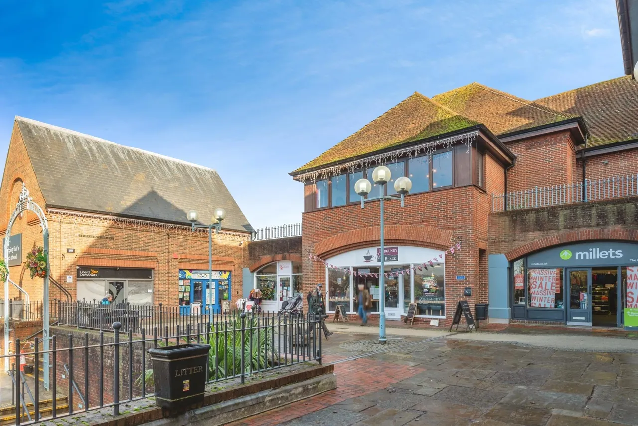 flat for sale, St. Martins Walk, Dorking, RH4