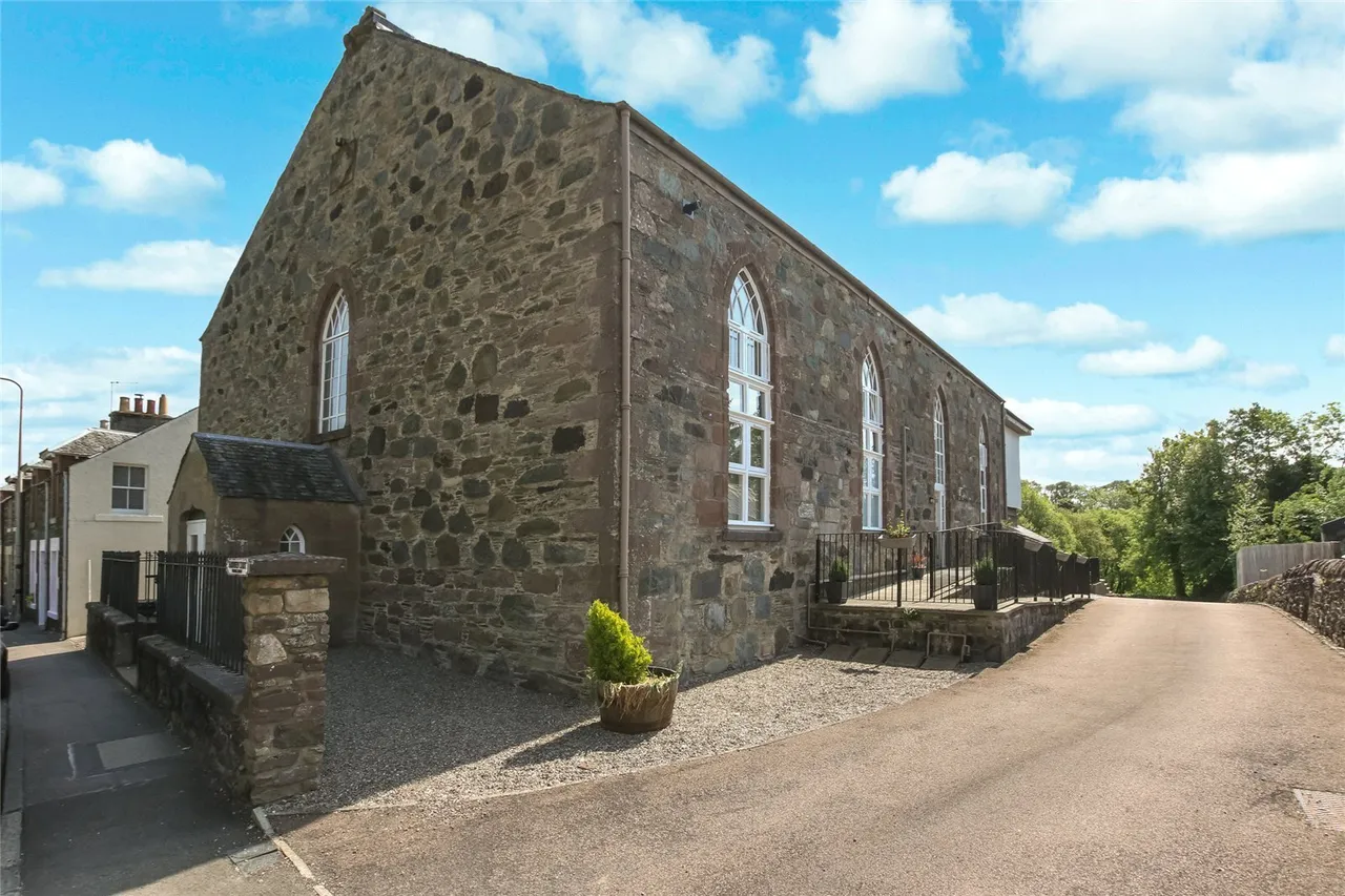 2 bed flat for sale — Earnview Court, Burrell Street, Comrie, Crieff, Perth and Kinross, PH6