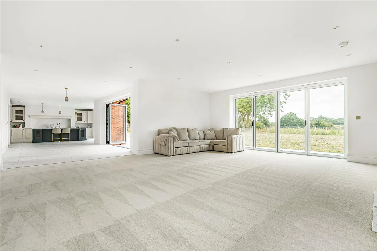 The Street, Kelshall, SG8, photo 11