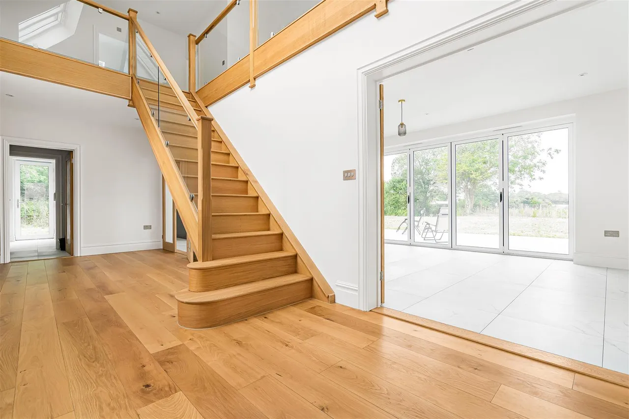 The Street, Kelshall, SG8, photo 5