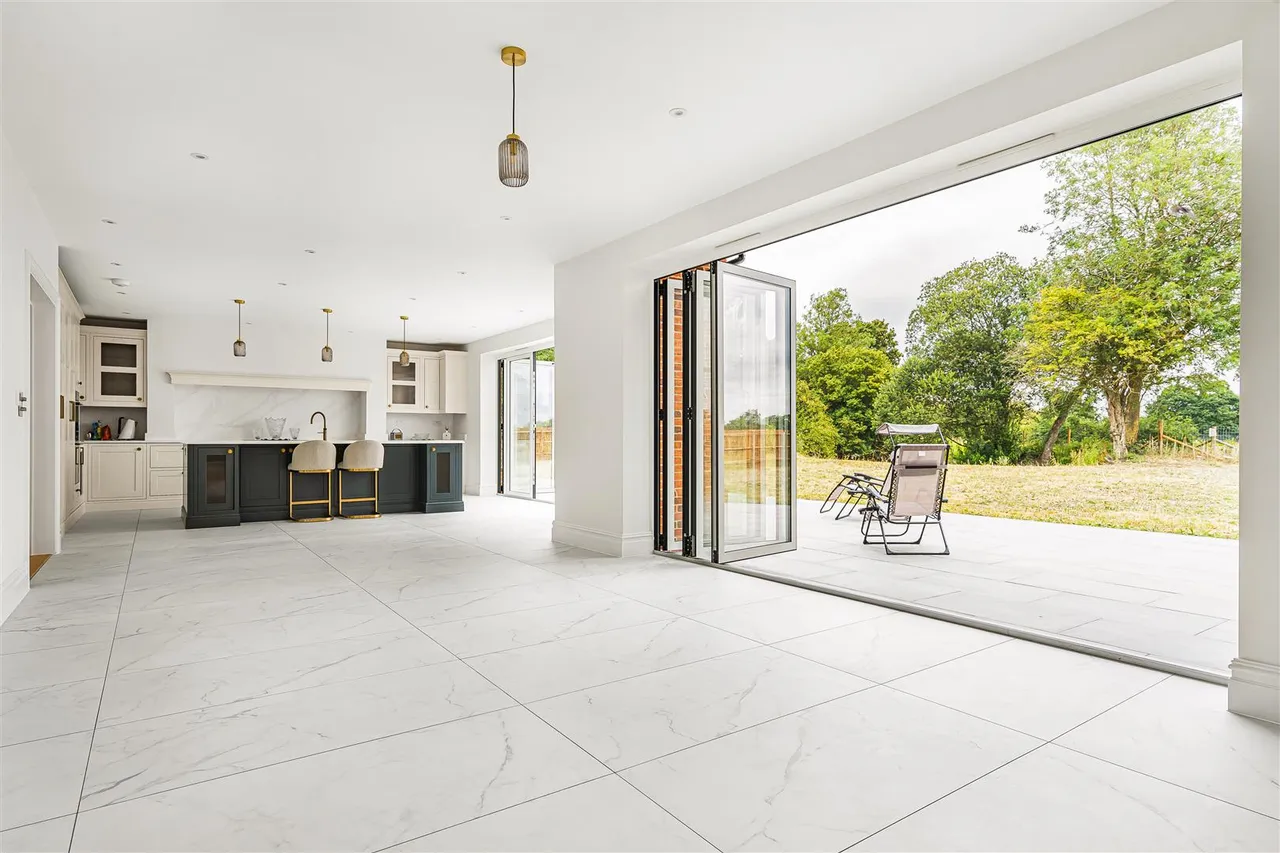 The Street, Kelshall, SG8, photo 9
