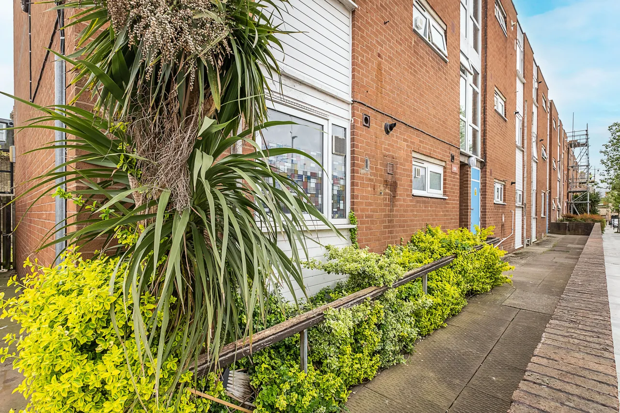 Waverton Road, London, SW18, photo 3
