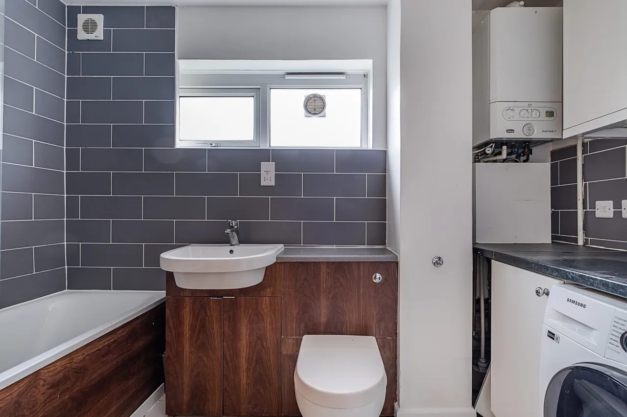 Waverton Road, London, SW18, photo 8