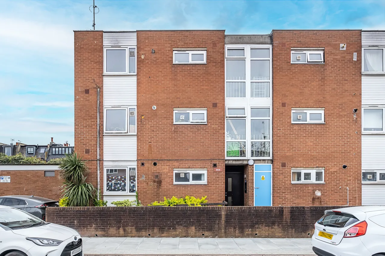 Waverton Road, London, SW18, photo 2