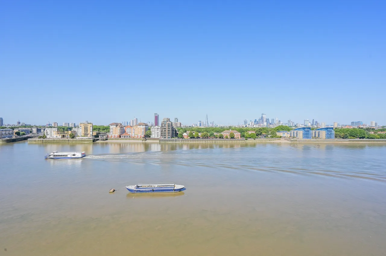 49 Ocean Wharf, 60 Westferry Road, London, photo 6