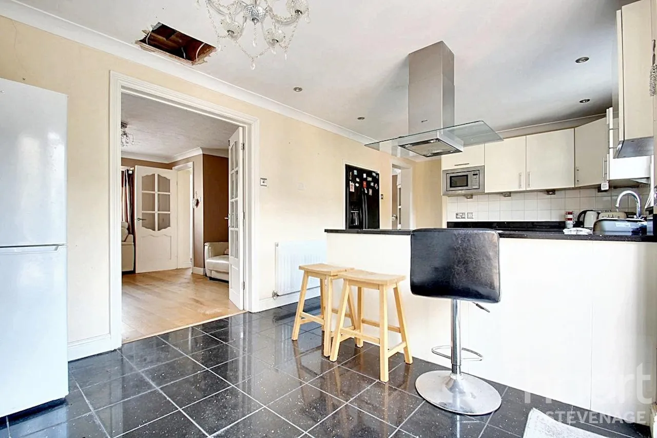The Lawns, Stevenage, SG2, photo 4