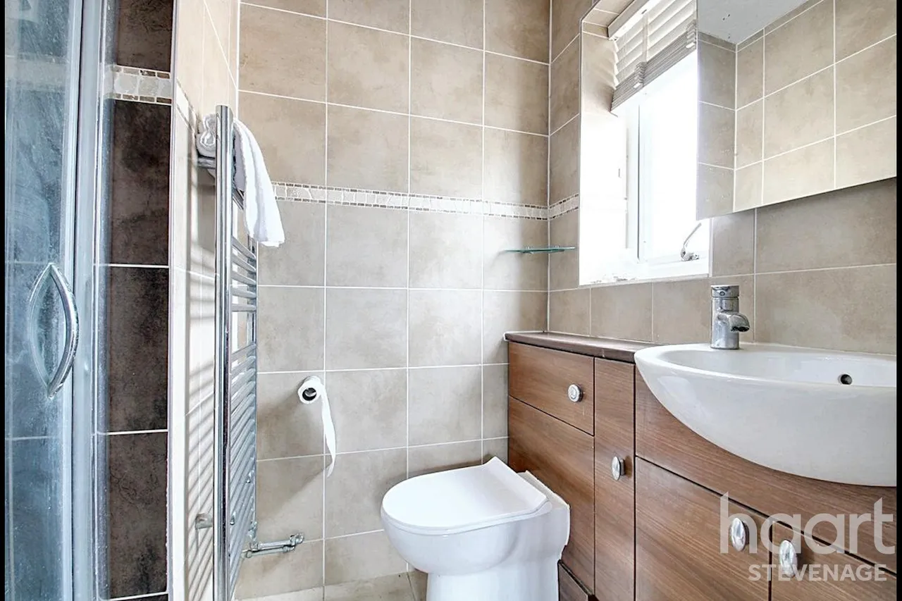 The Lawns, Stevenage, SG2, photo 12