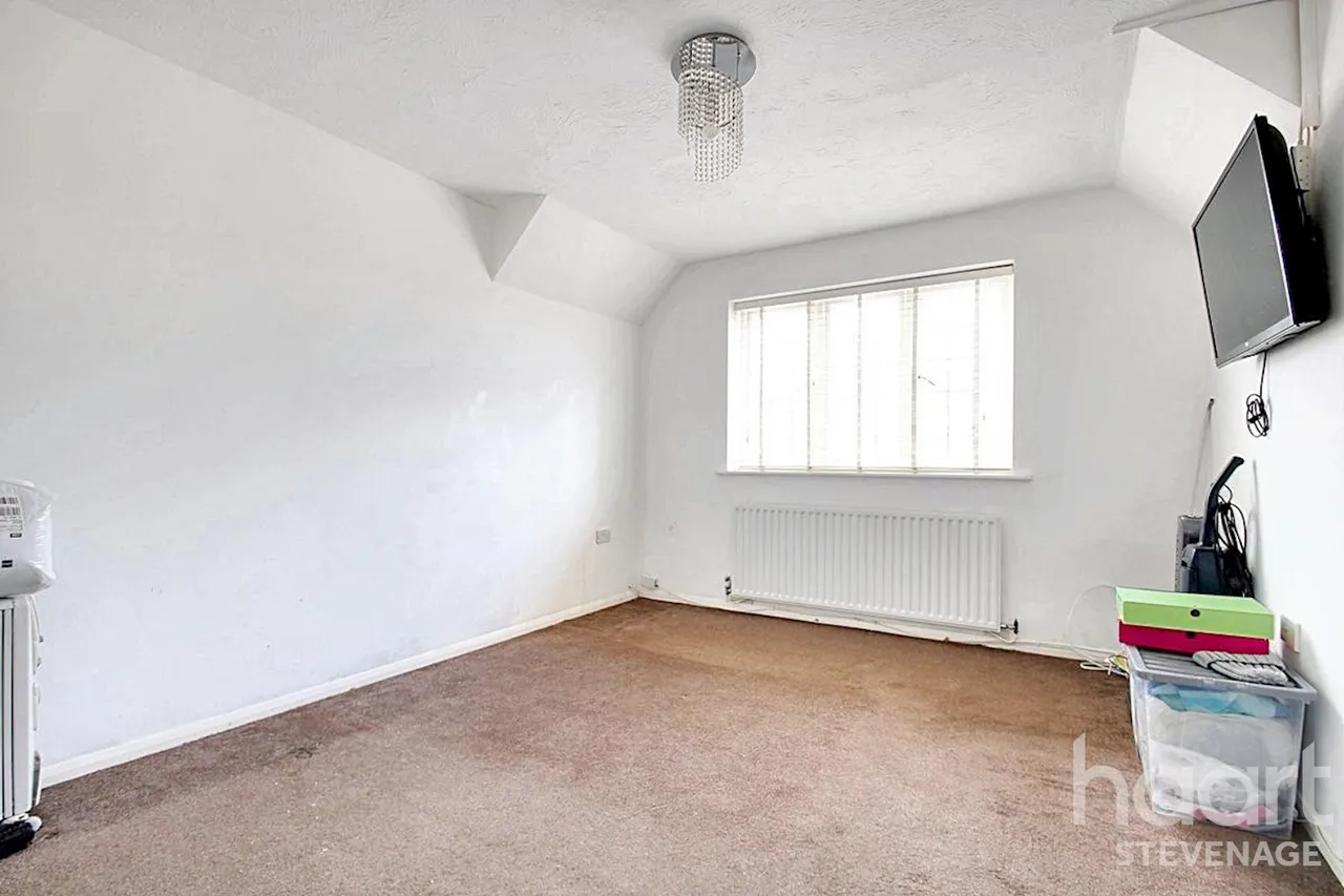 The Lawns, Stevenage, SG2, photo 11