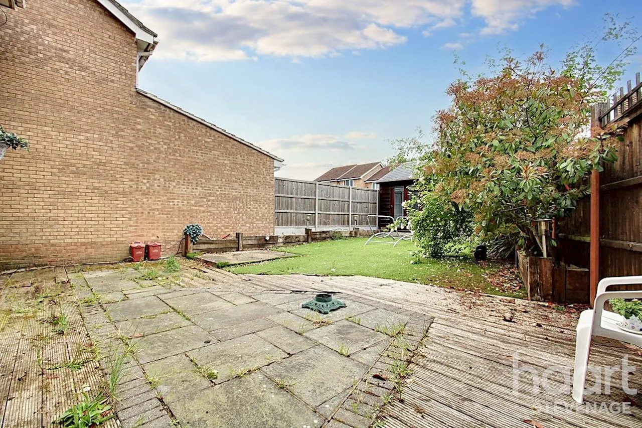 The Lawns, Stevenage, SG2, photo 16
