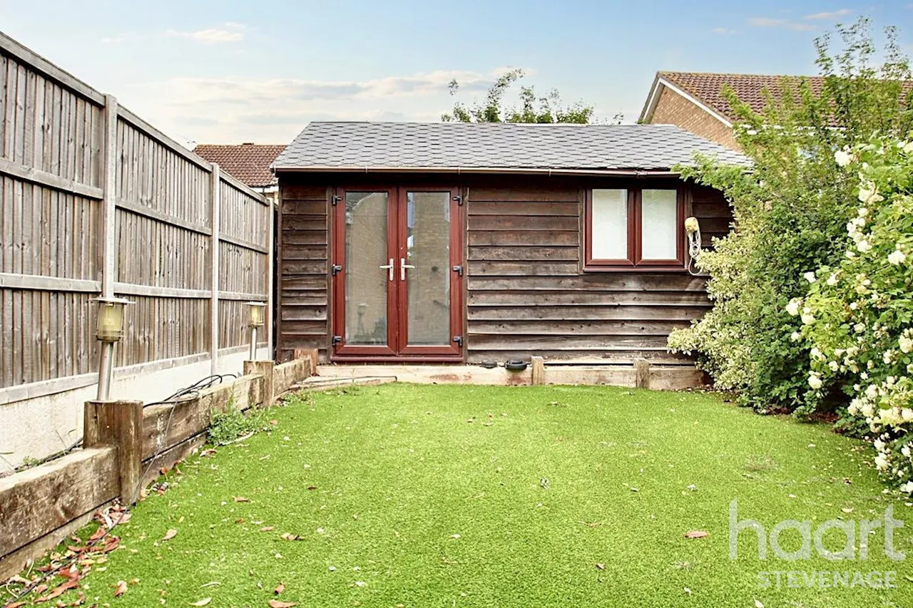 The Lawns, Stevenage, SG2, photo 15