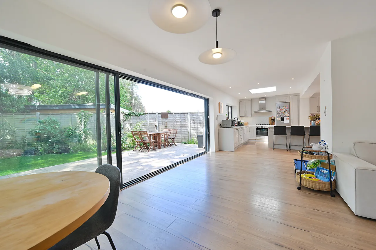 25 Barton Green, New Malden, photo 10