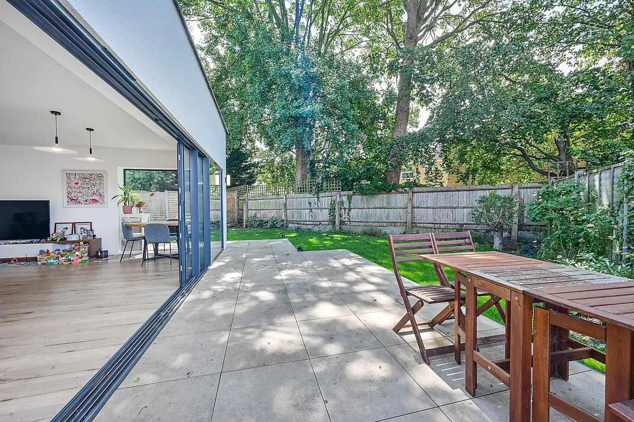 25 Barton Green, New Malden, photo 3