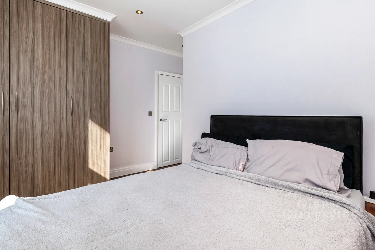 High Street, Uxbridge Fees Apply, UB8, photo 4