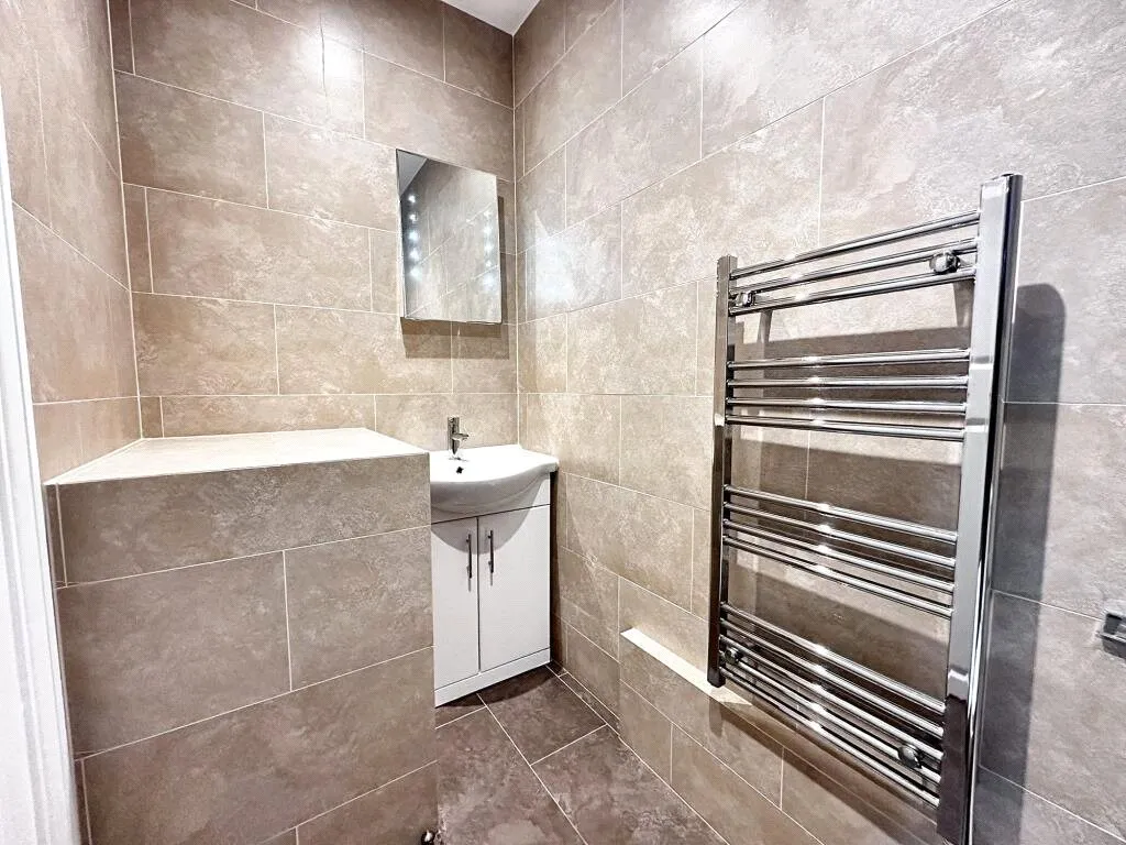 High Street, Uxbridge Fees Apply, UB8, photo 5
