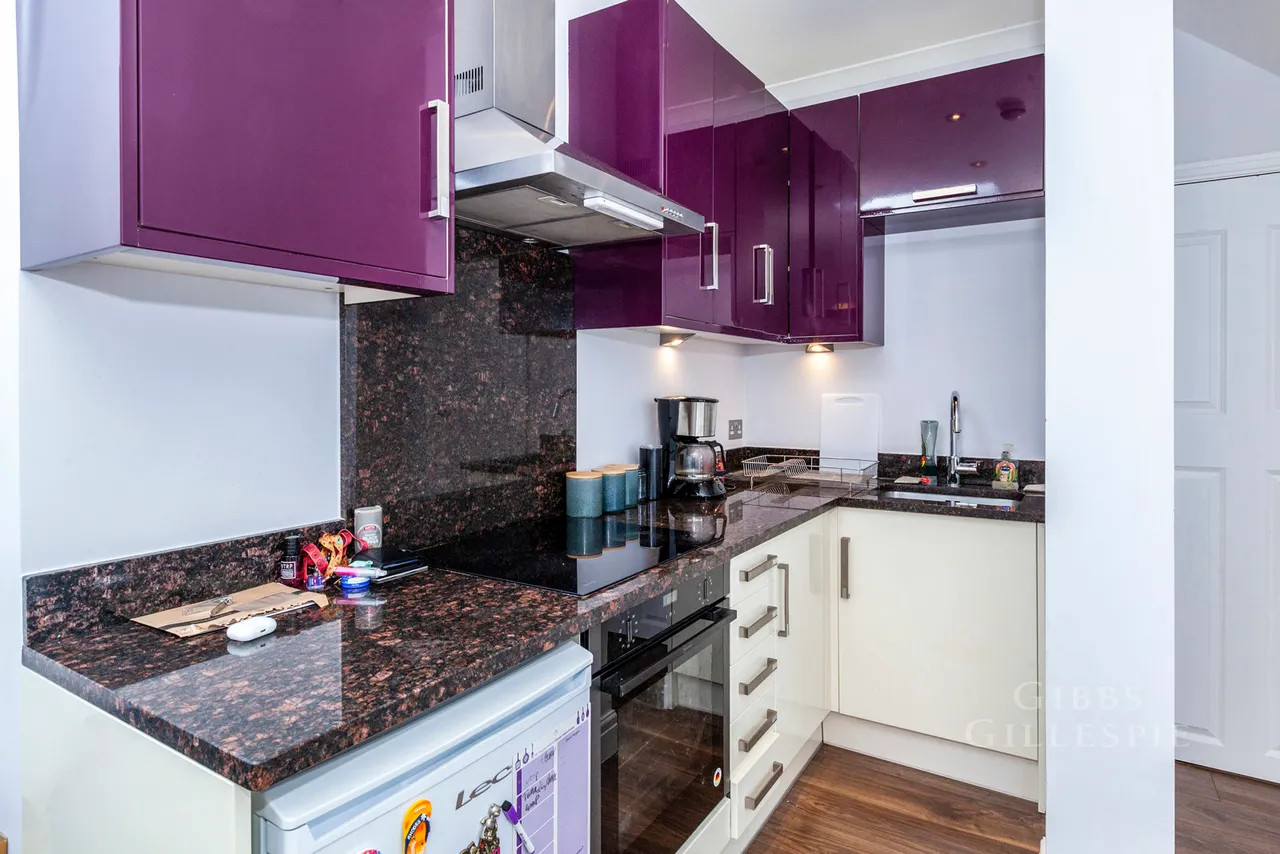 High Street, Uxbridge Fees Apply, UB8, photo 2