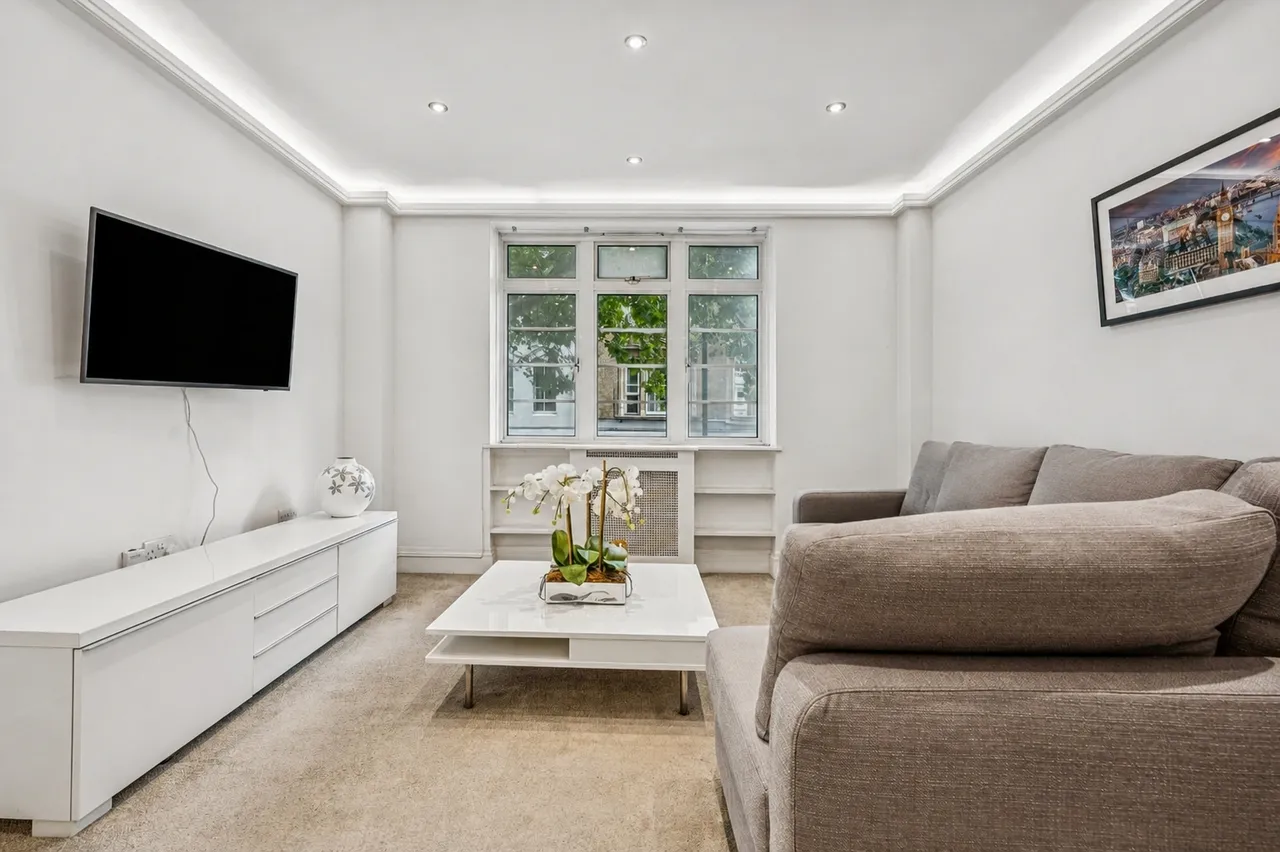 1 bed flat for sale, Old Brompton Road, Earls Court, SW5