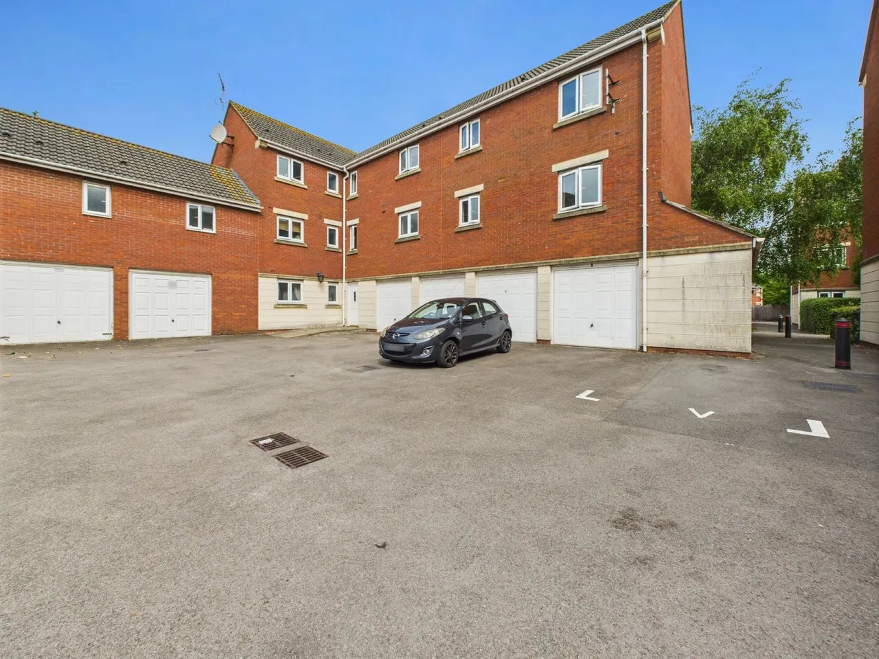 2 bed flat for sale, Jay View, Weston-Super-Mare, BS23