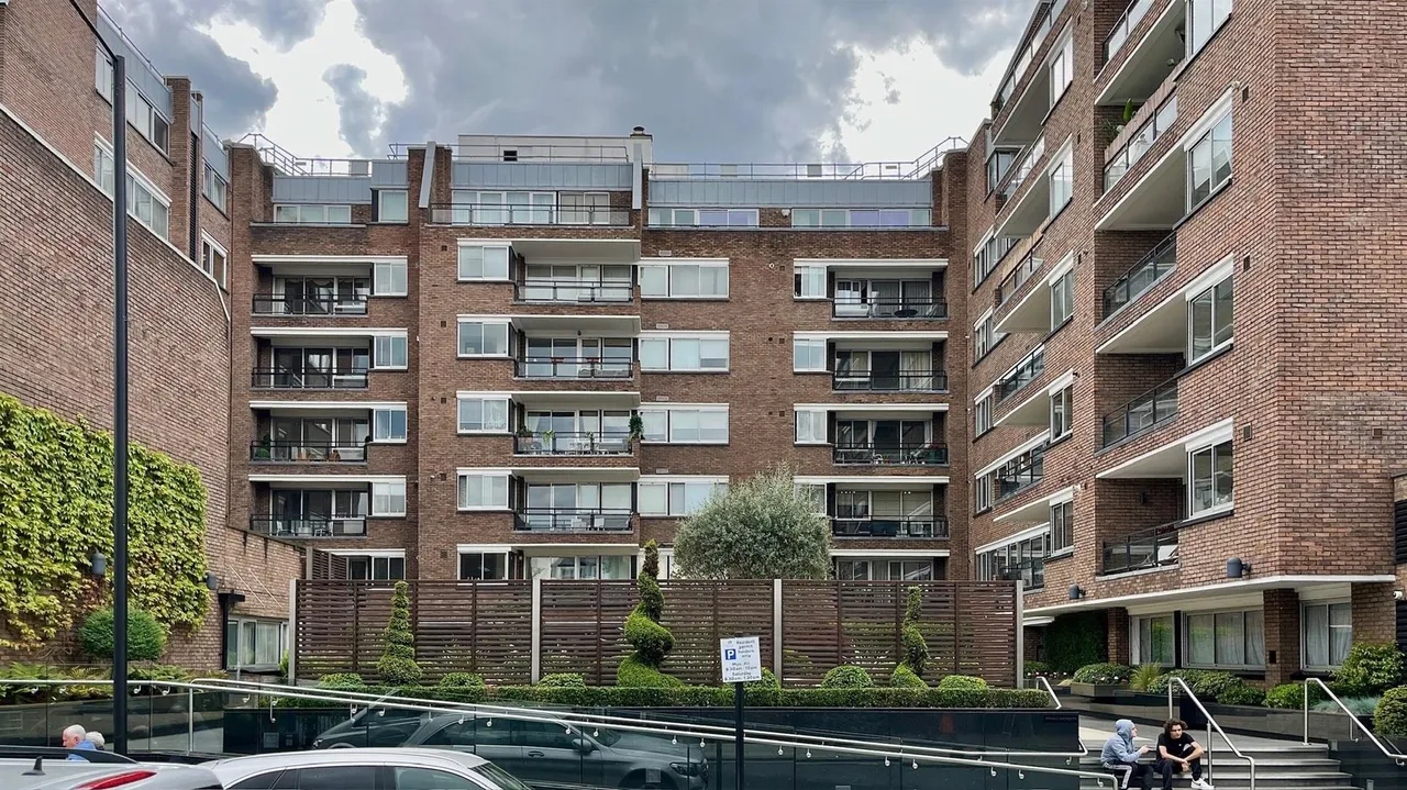 Campden Hill Road, London, W8, photo 15