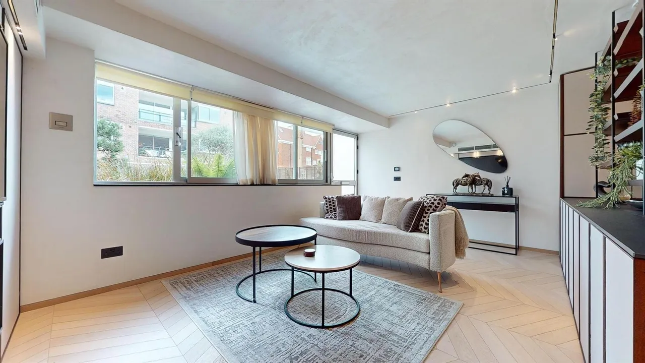 Campden Hill Road, London, W8, photo 3