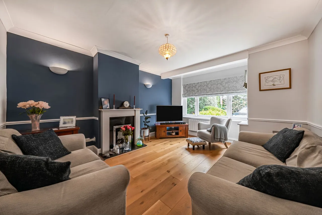 Penton Hook Road, Staines-upon-Thames, photo 9