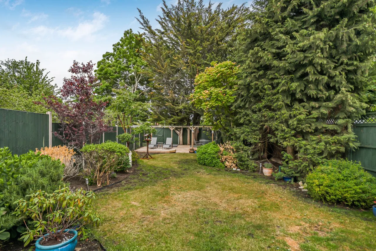 Penton Hook Road, Staines-upon-Thames, photo 28