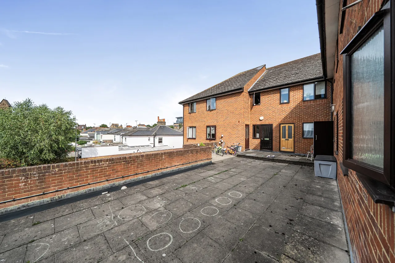 11 Heron House, 1a Cottage Grove, Surbiton, photo 5