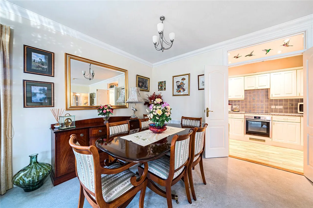 Castle Village, Berkhamsted, photo 2