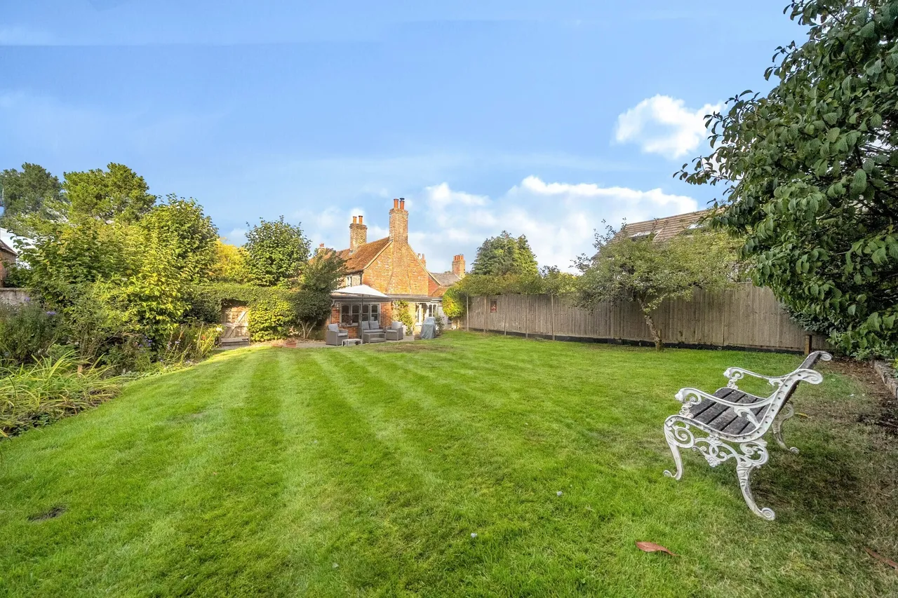 Bath Road, Newbury, RG14, photo 20
