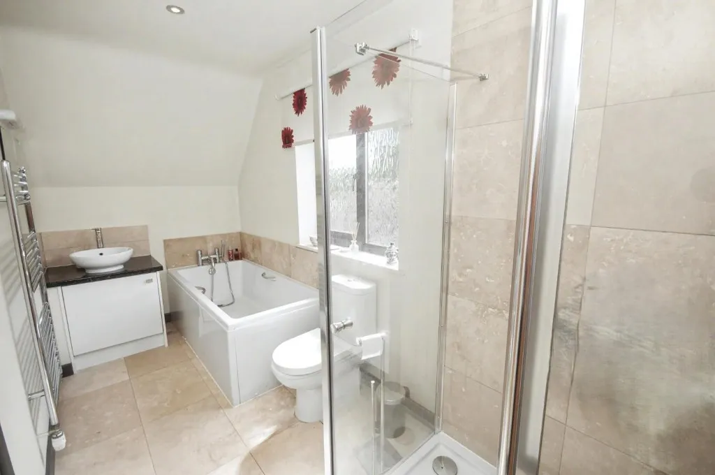 Wellingborough Road, Earls Barton, photo 15