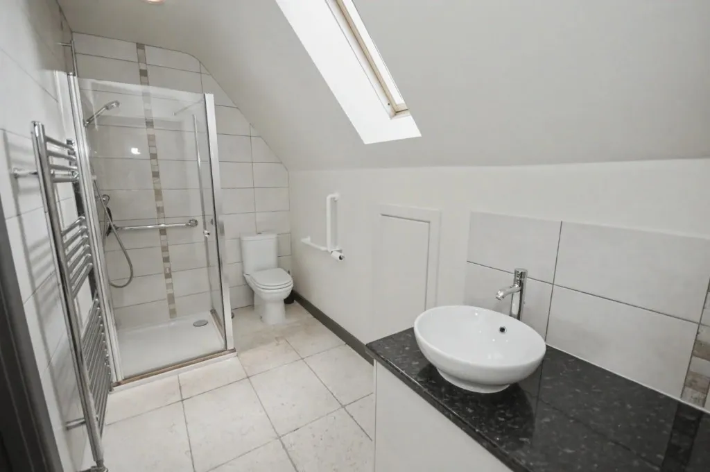 Wellingborough Road, Earls Barton, photo 17