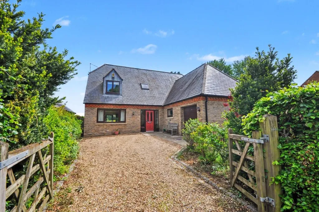 Wellingborough Road, Earls Barton, photo 21