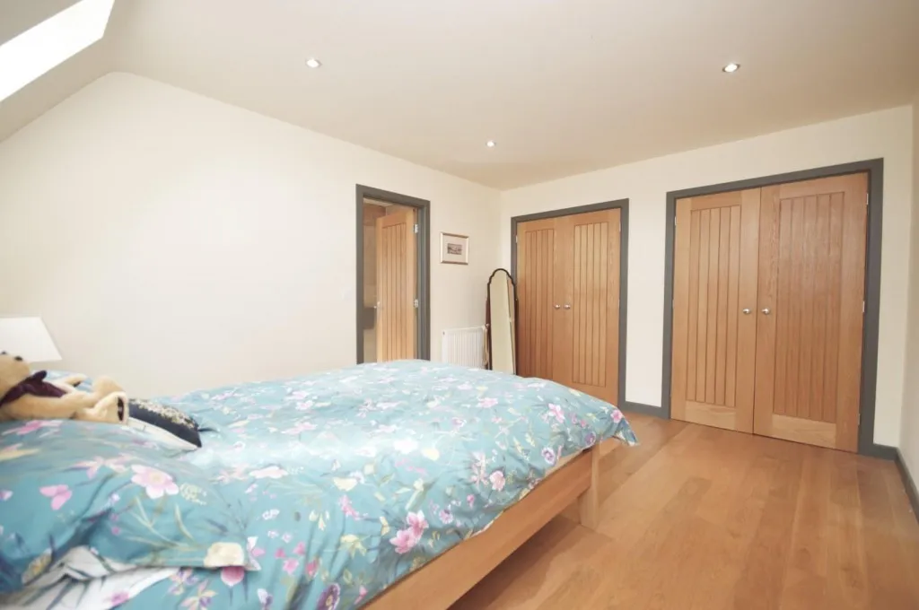 Wellingborough Road, Earls Barton, photo 14
