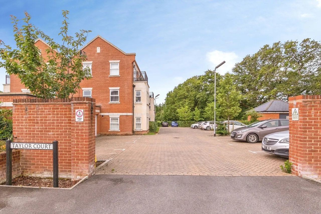 Merritt Way, Waterlooville, PO8, photo 13