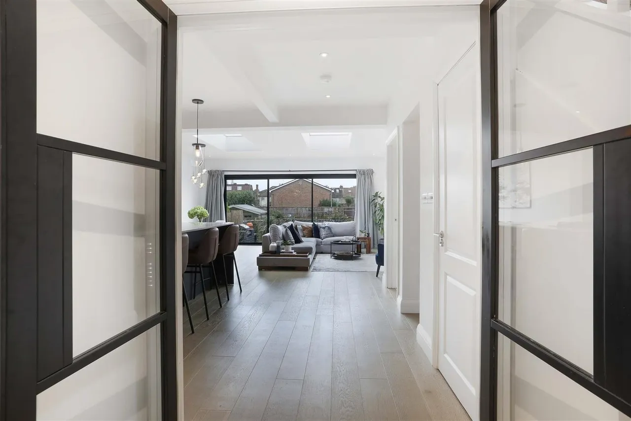 Elm Way, Worcester Park, KT4 8LT, photo 4