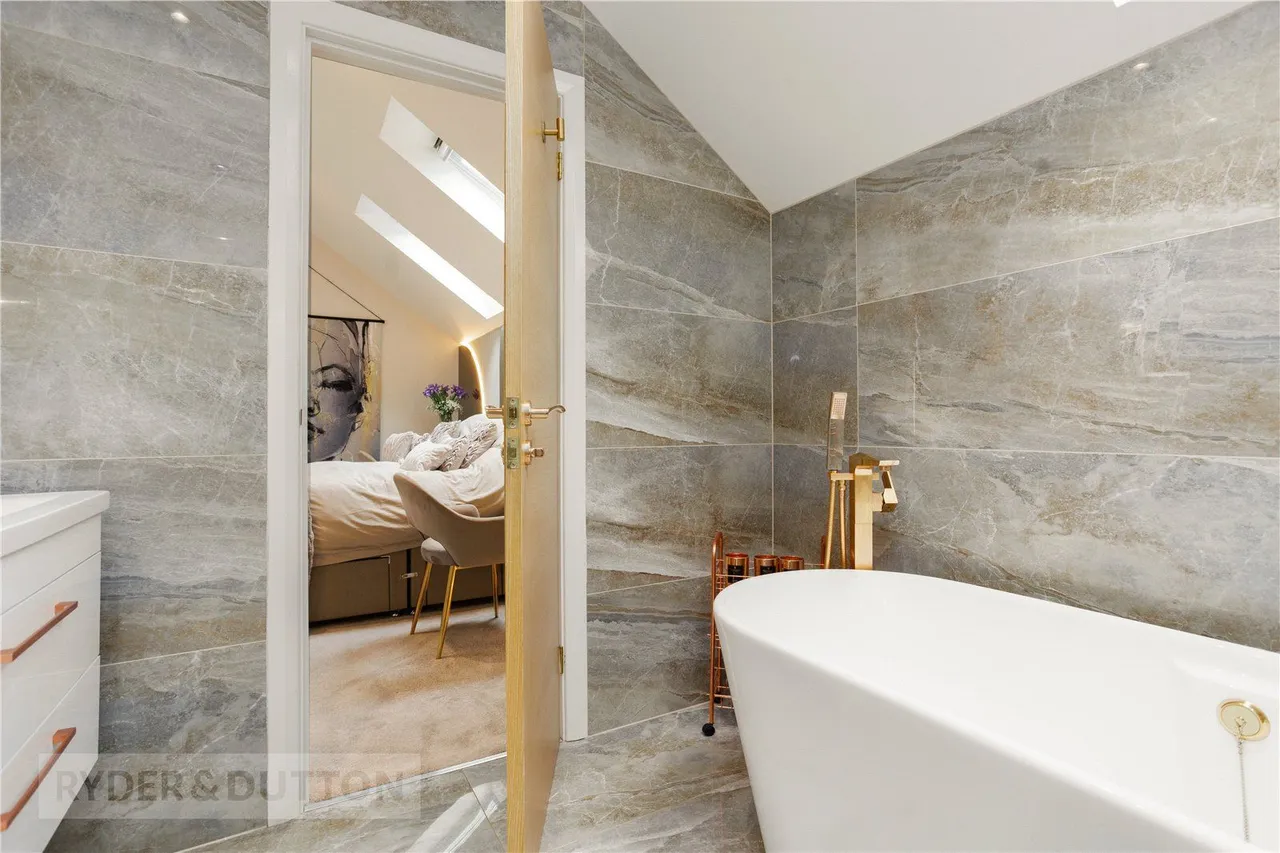 Weakey Green, Diggle, OL3, photo 16